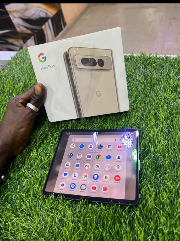 Google pixel Fold  Mémoire 256G Carton disponible  275.000f preview 4