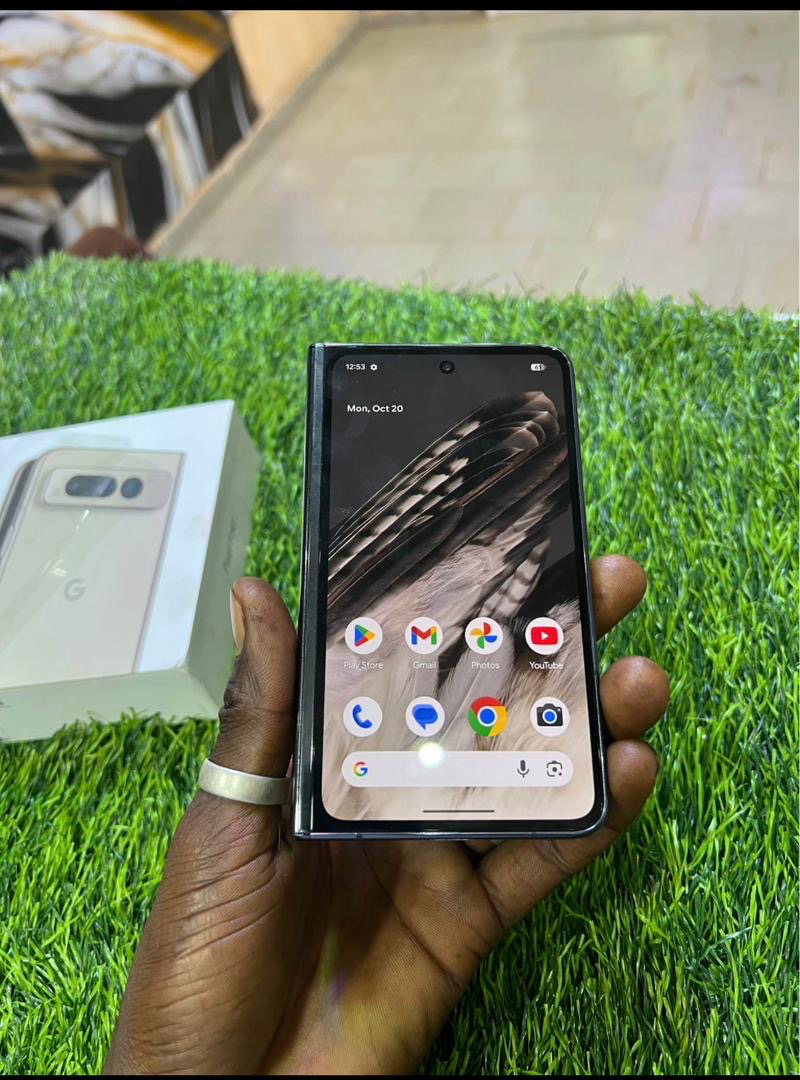 Google pixel Fold  Mémoire 256G Carton disponible  275.000f preview 2