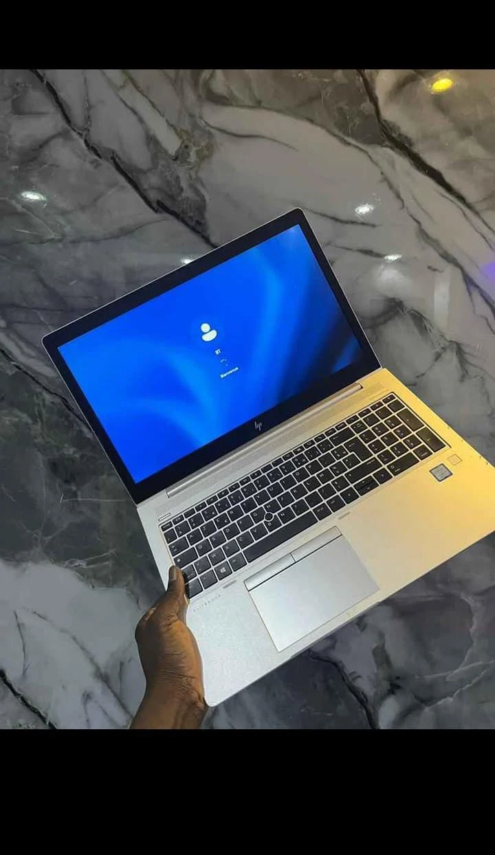 💻 HP EliteBook — Série Robuste ⚙️ Processeur : Intel® Core™ i5 — 8ᵉ génération preview 4