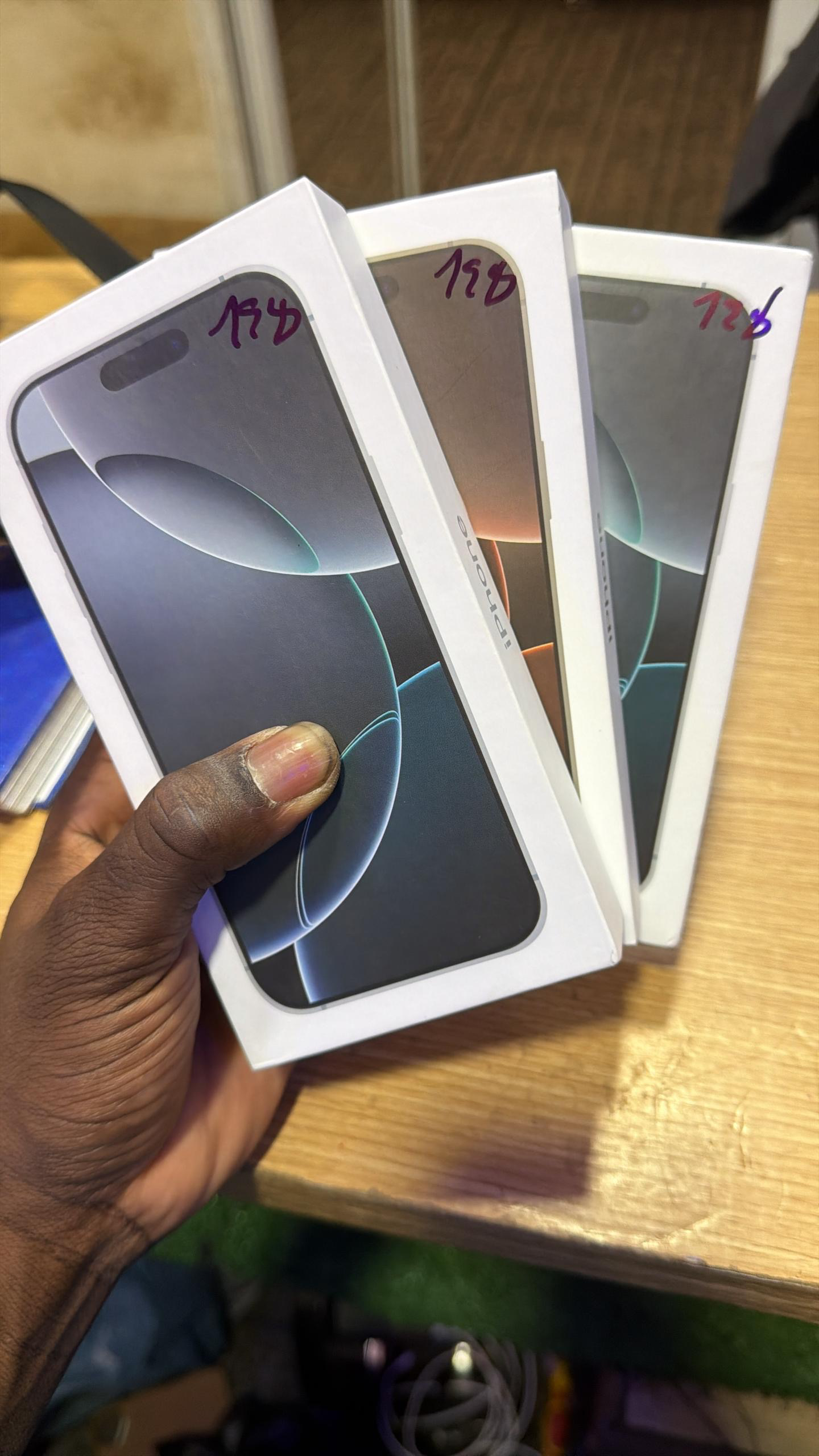 iPhone 16 pro max nom actif