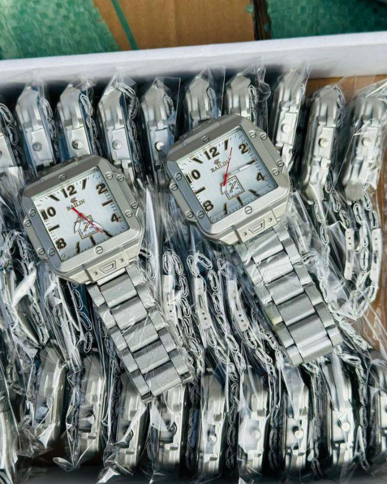 Montres Lux disponible preview 4