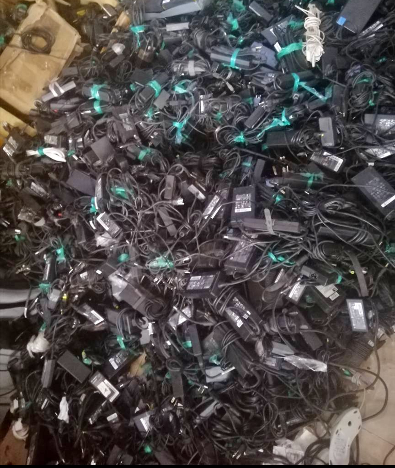 Chargeurs originaux de toute vos marques d'ordinateurs les intéressés 94473964 preview 2